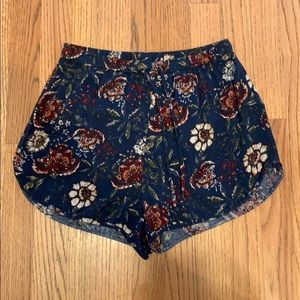 Loose shorts